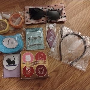 Official catlady box items